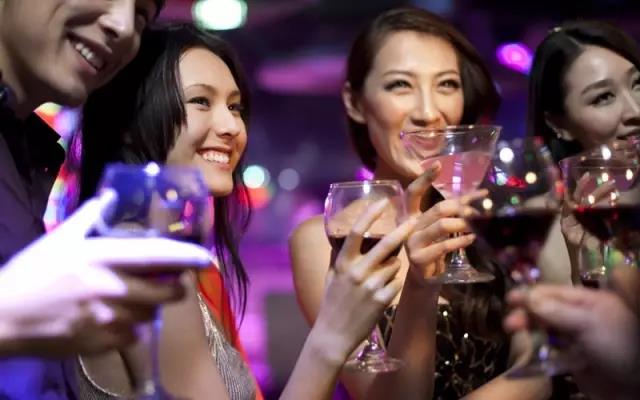 爱喝酒的女人